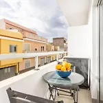 Lejlighed South Side Paradise, With Balcony Sea View And At 80 M
