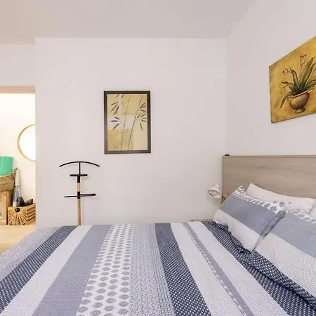 South Side Paradise, With Balcony Sea View And At 80 M La Listada
