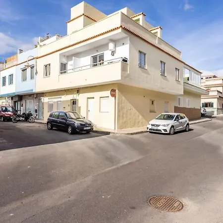 South Side Paradise, With Balcony Sea View And At 80 M Lejlighed